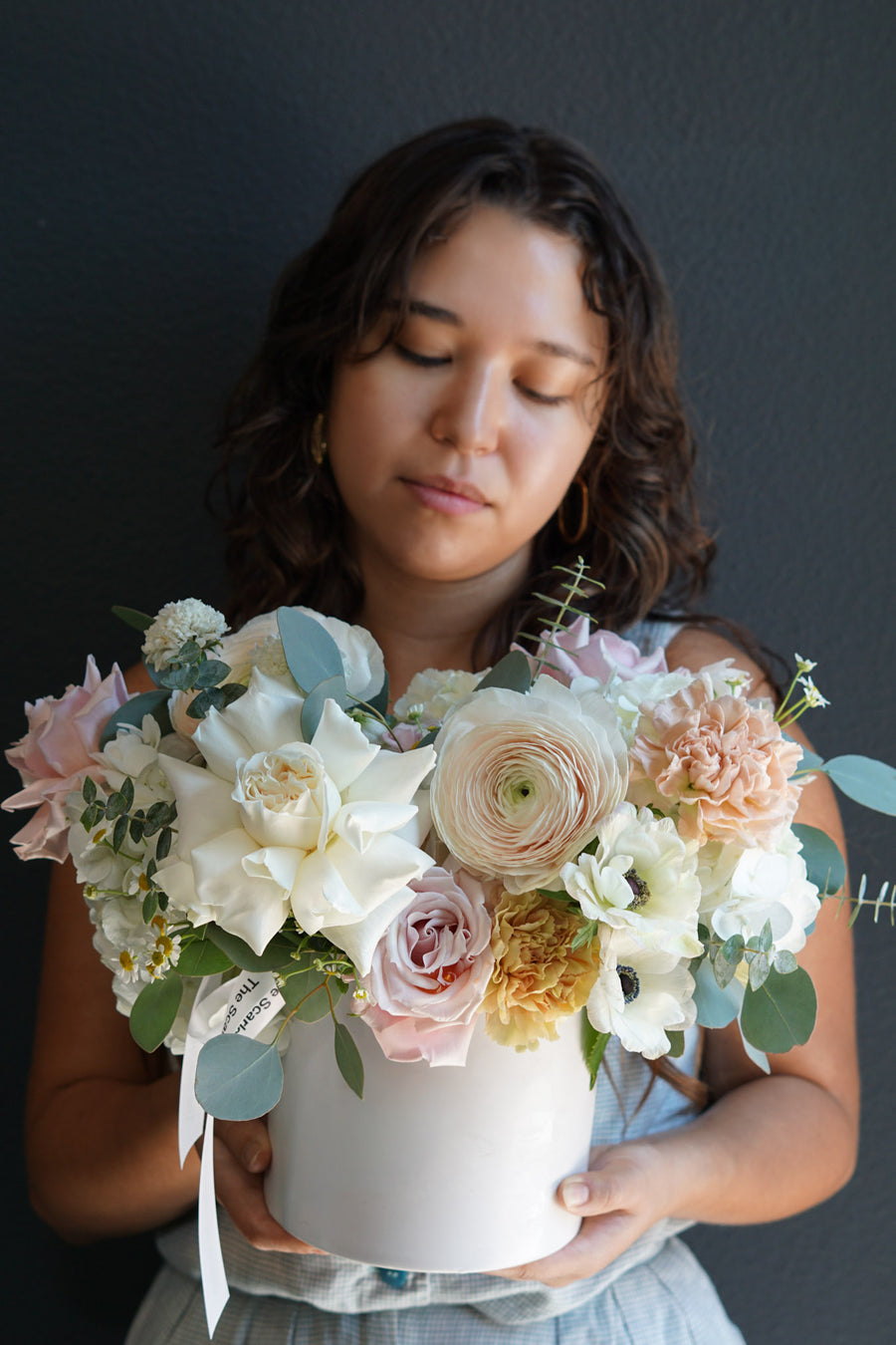 Vase - Pirouette - anemone, rose, ranunculus