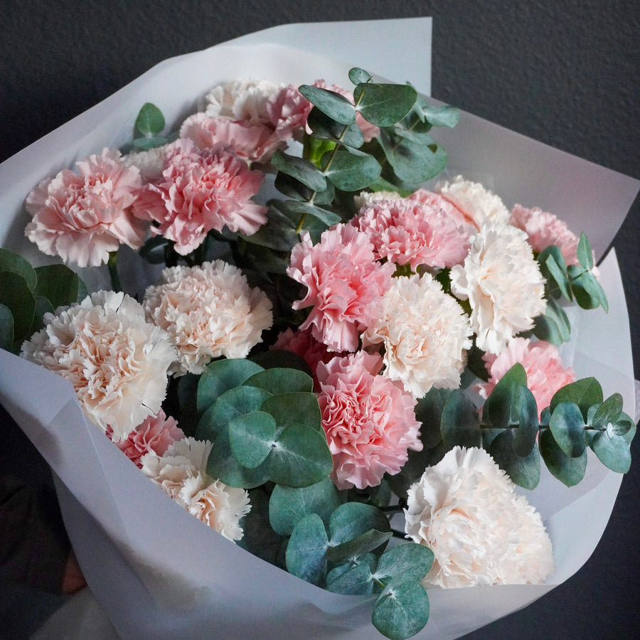 Bouquet Fascination - carnations, eucalyptus