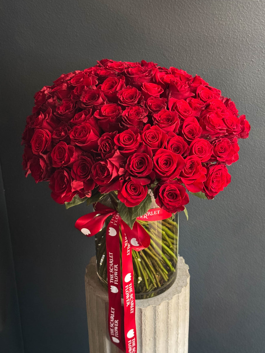 Vase – Classic Romance – 100 Red Roses