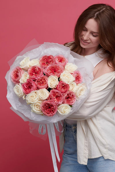Pink Glaze - hand‑tied rose bouquet