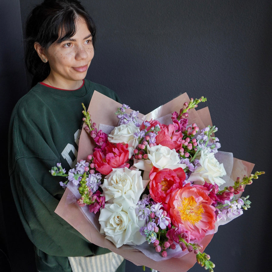 Bouquet Star - French roses, peonies, stocks, snapdragons