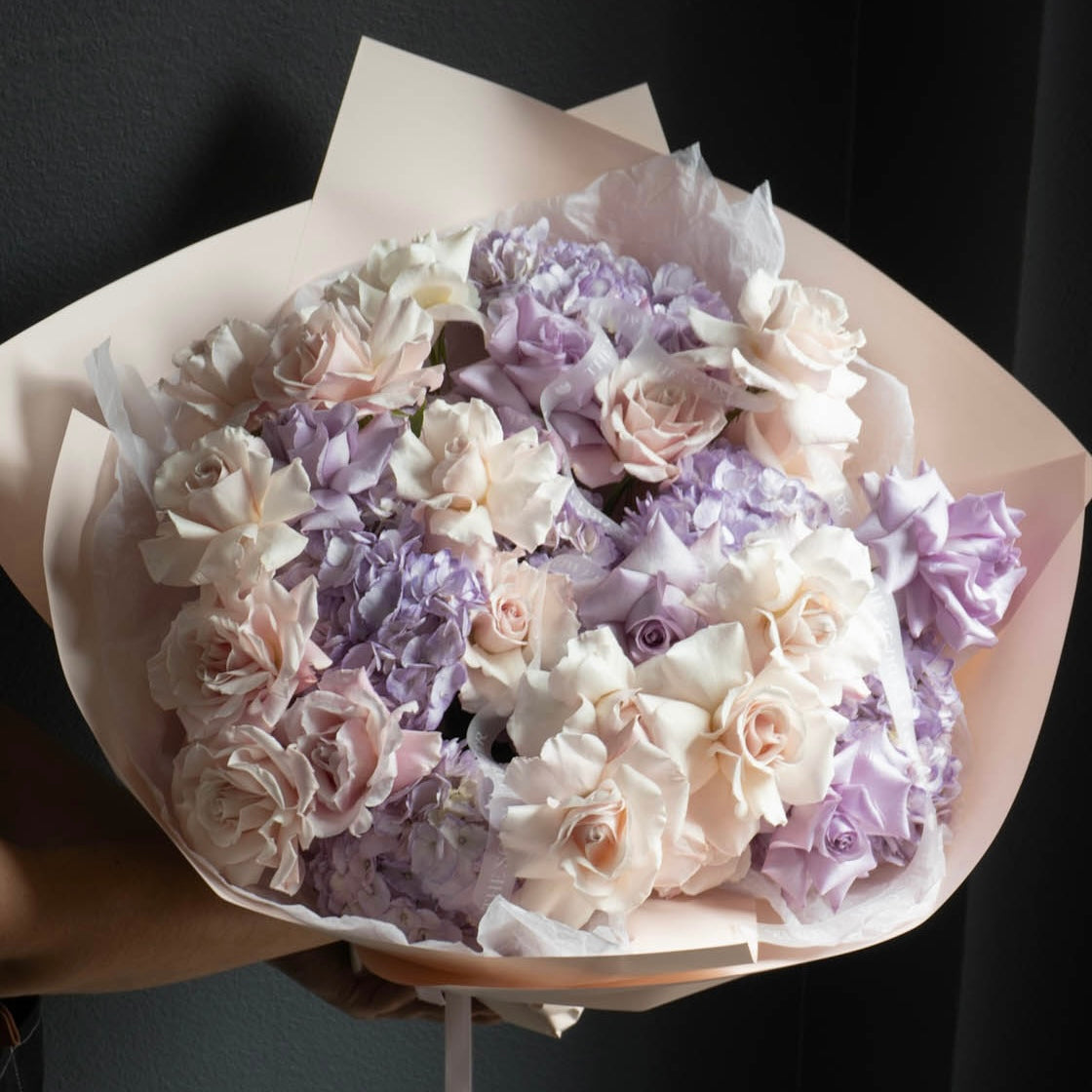 Bouquet Blushing Clouds - roses, hydrangeas