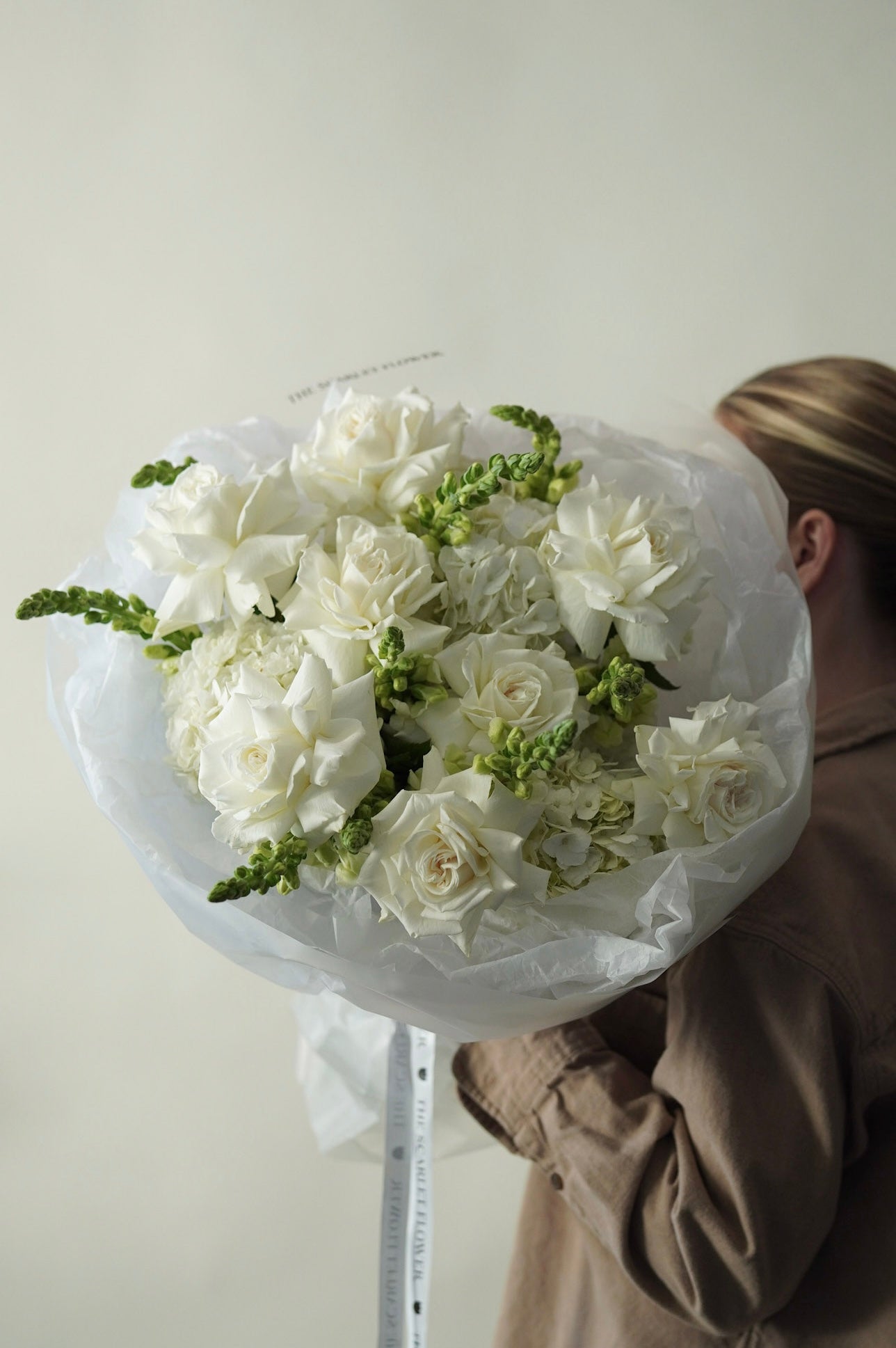 Bouquet - Purely - white roses, hydrangeas, snapdragons