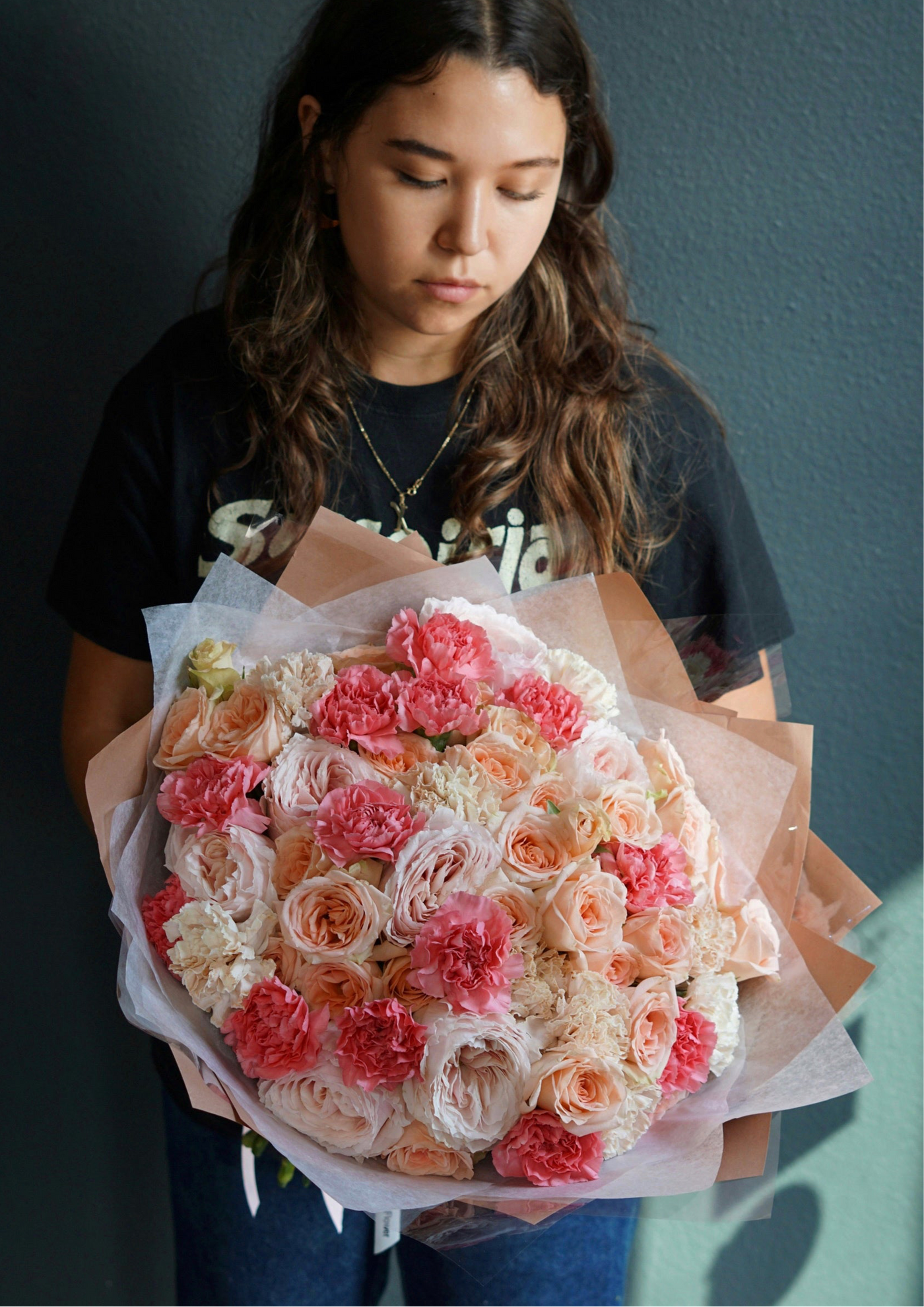 Bouquet Evangeline - peach spray roses, carnations