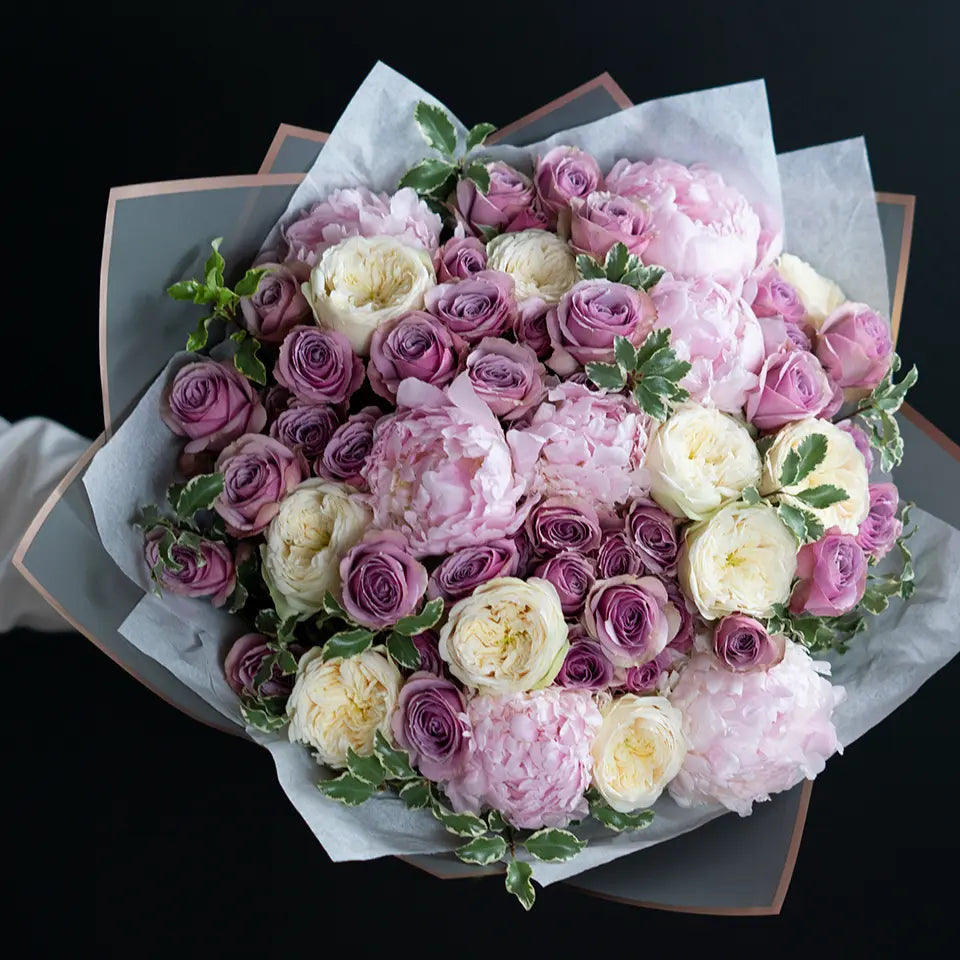Bouquet Gracefulness - peonies, garden roses, spray roses – THE SCARLET ...