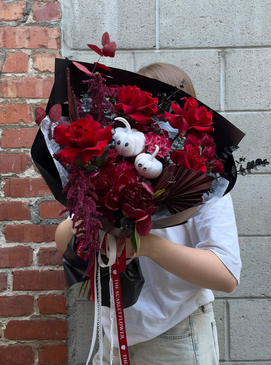 Bouquet - Boo in Love - Peonies, amaranthus, roses