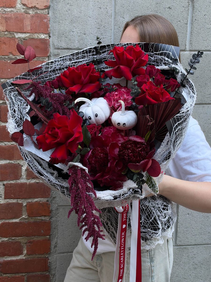 Bouquet - Boo in Love - Peonies, amaranthus, roses
