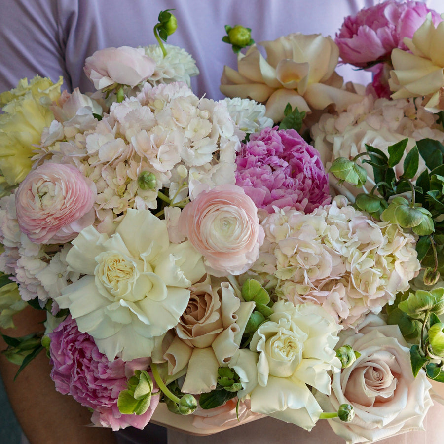Flower box Rococo - dahlias, peonies, roses