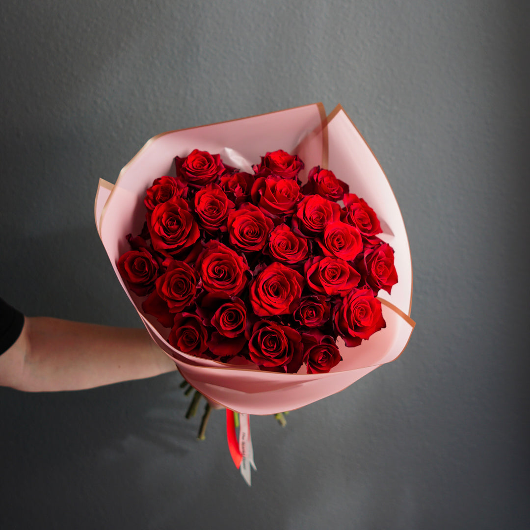 Bouquet Explorer - dark red roses – THE SCARLET FLOWER